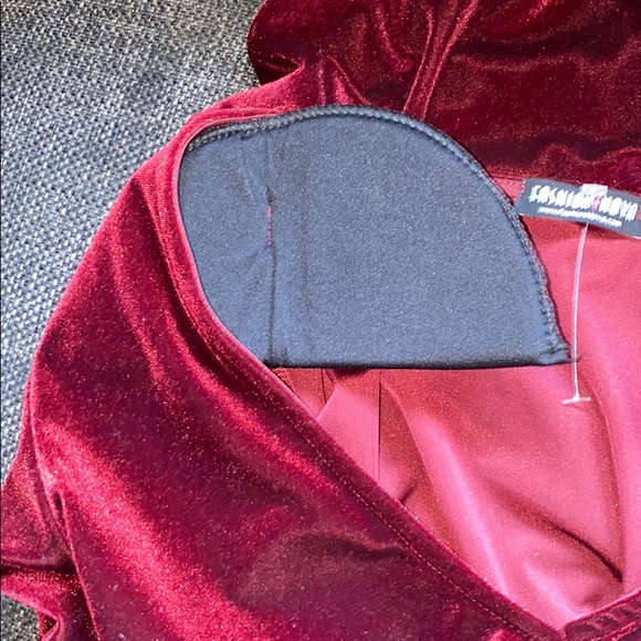 Fashion Nova Love Sex Magic Burgundy/Maroon Velvet Long Sleeve Dress - Wine - Picture 5 of 7
